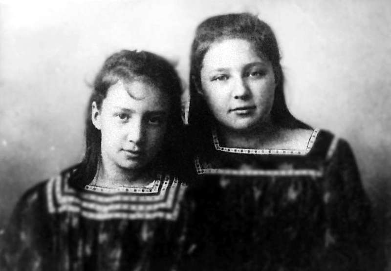 Анастасия и Марина Цветаевы