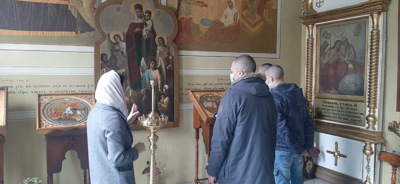 Трудные подростки из Камышинской воспитательной колонии посетили Никольский собор.