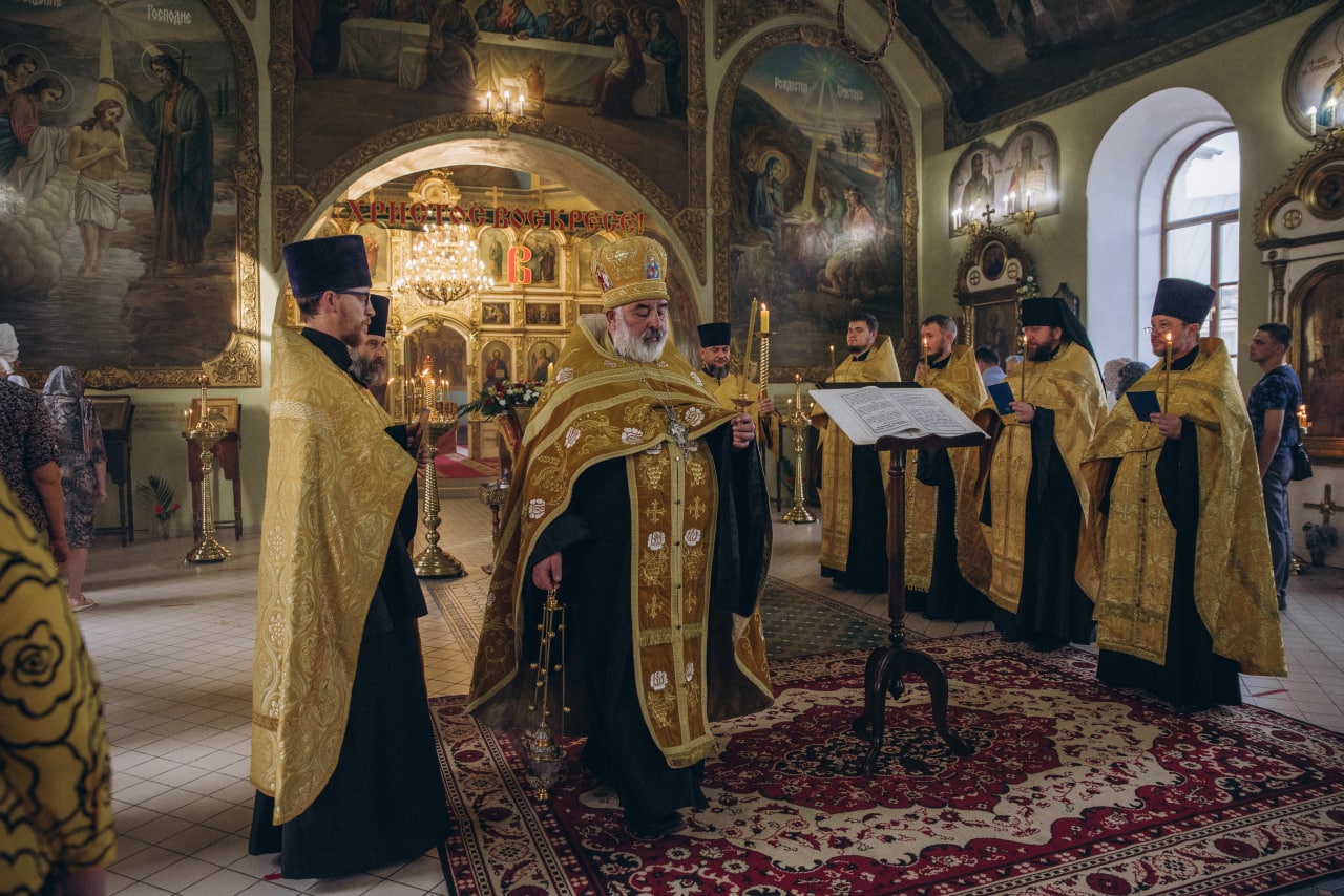 День Николая Чудотворца в Никольском кафедральном соборе.