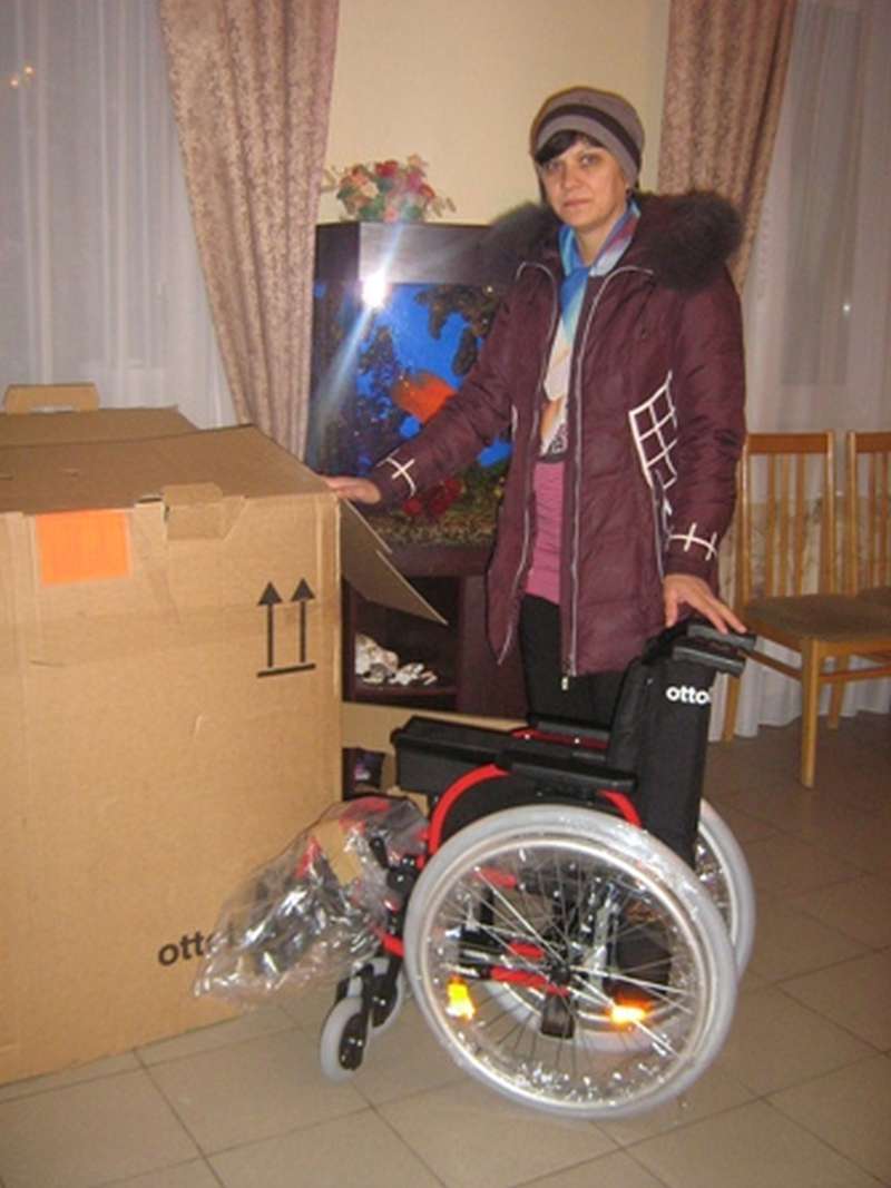 Волонтеры Никольского добровольческого движения передали инвалидную коляску семье Чураковых