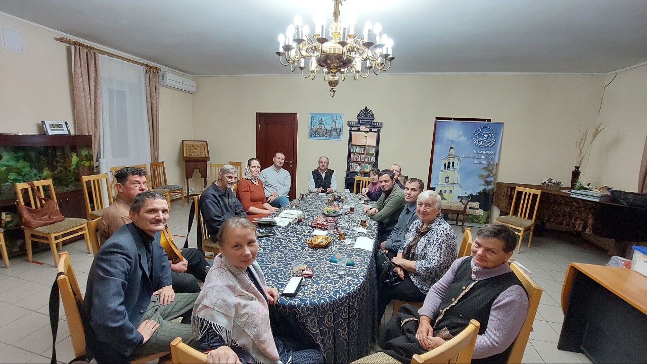 Ноябрьская встреча Литературного клуба "Вера, Надежда, Любовь" прошла в тёплой и уютной обстановке