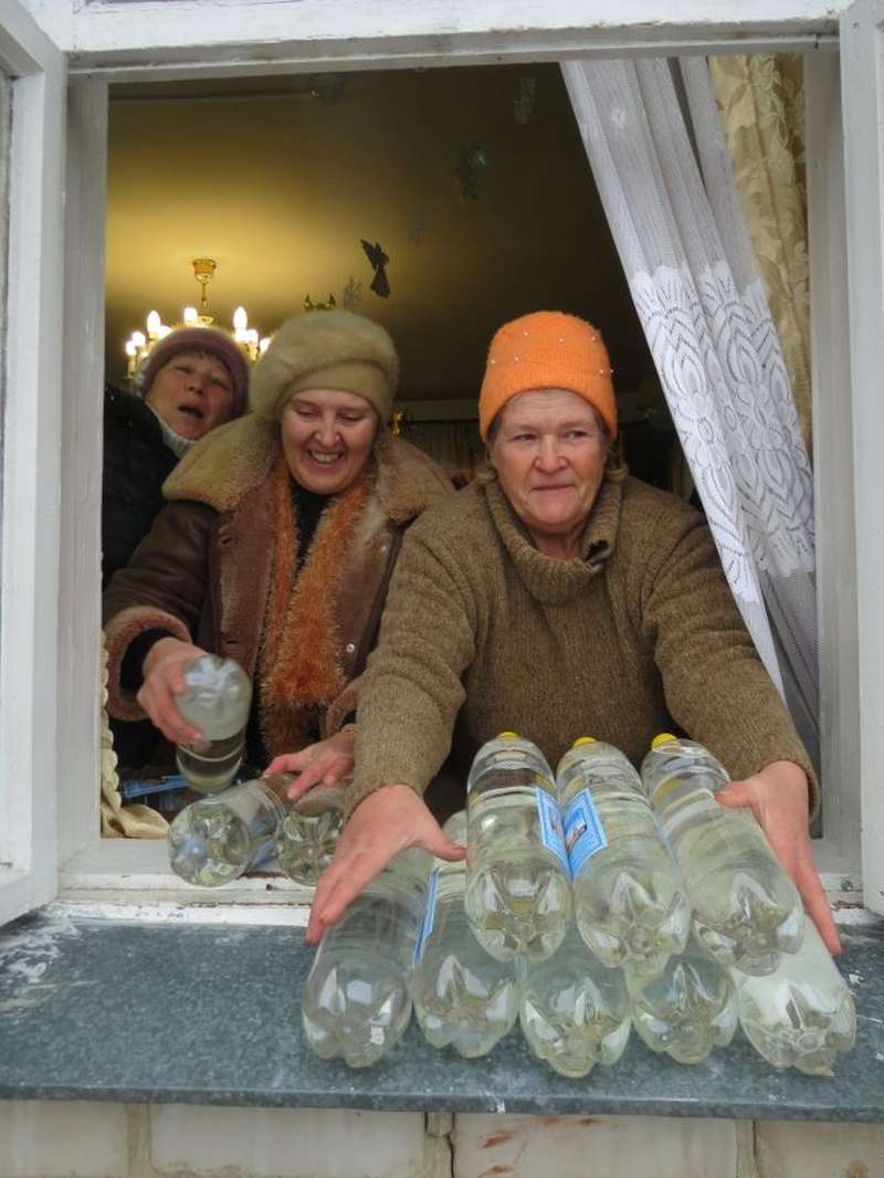 Пять тысяч бутылок крещенской воды роздано камышанам в Никольском кафедральном соборе