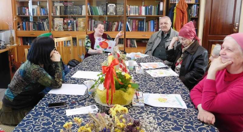 В библиотеке Никольского собора собрались участники проекта «В кругу друзей»