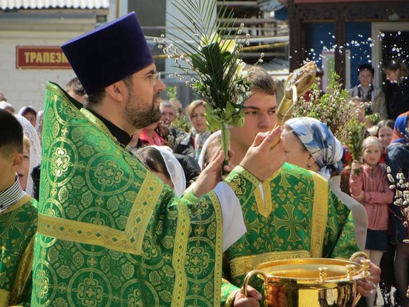 В Вербное воскресенье в Никольском соборе состоялась ярмарка  (ФОТО)