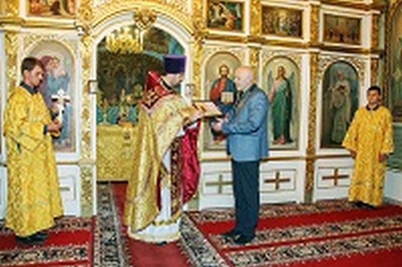 Врач Игорь Капустин награжден медалью священномученика Николая (Попова) за труды на благо Волгоградской епархии