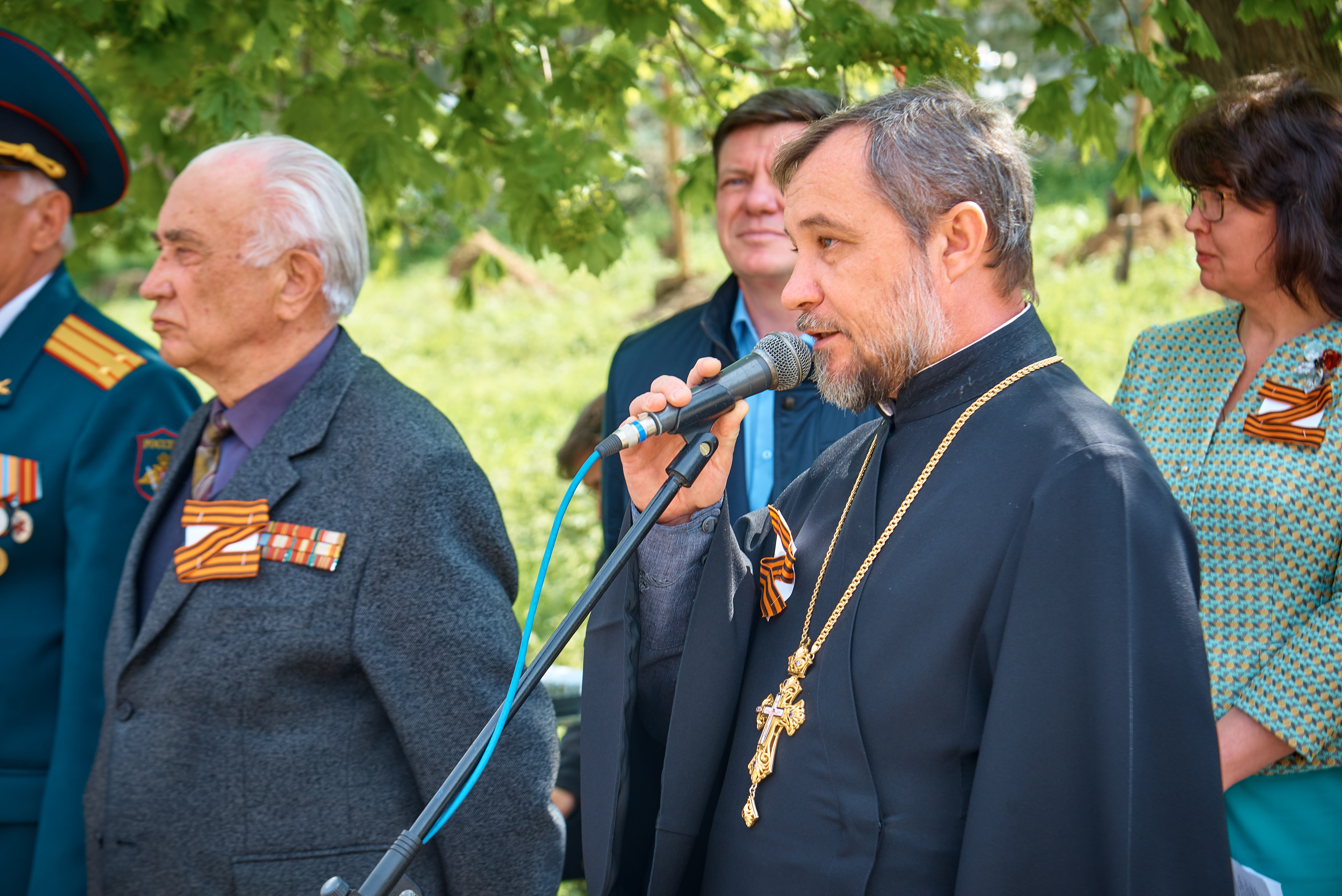 Старший священник Никольского собора Николай Караичев принял участие в Митинге в индустриально-педагогическом колледже