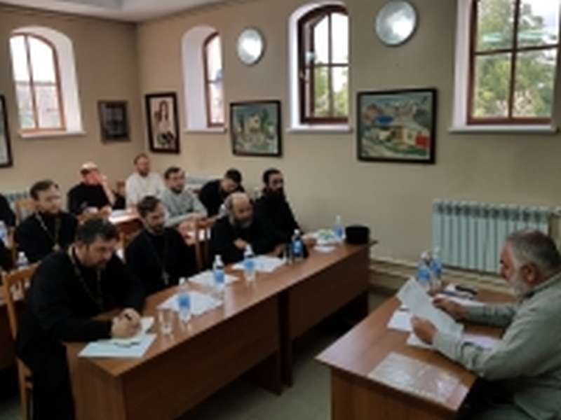 Собрание духовенства Камышинского округа состоялось в Никольском соборе