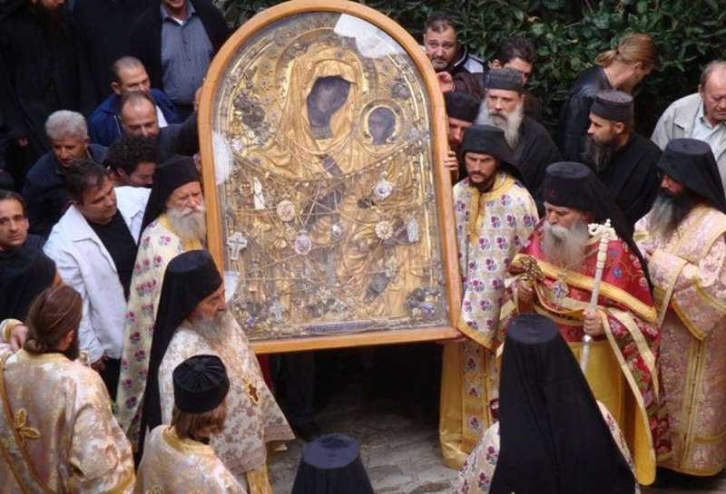 Православные празднуют память иконы Божией Матери «Скоропослушница»