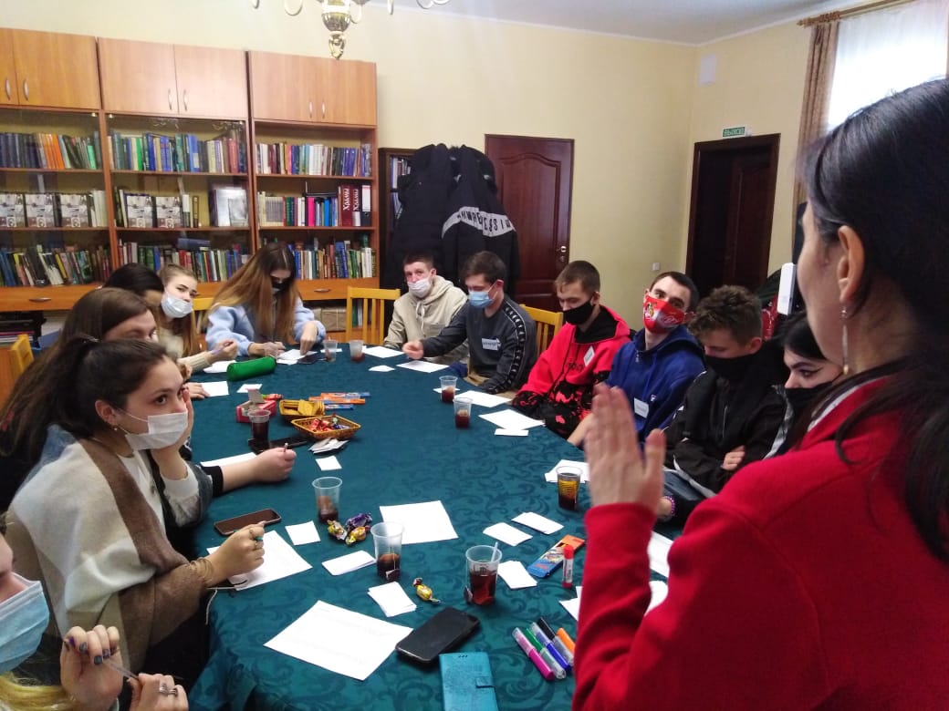 Встреча со студентами в библиотеке Никольского собора. О чем говорили сегодня?