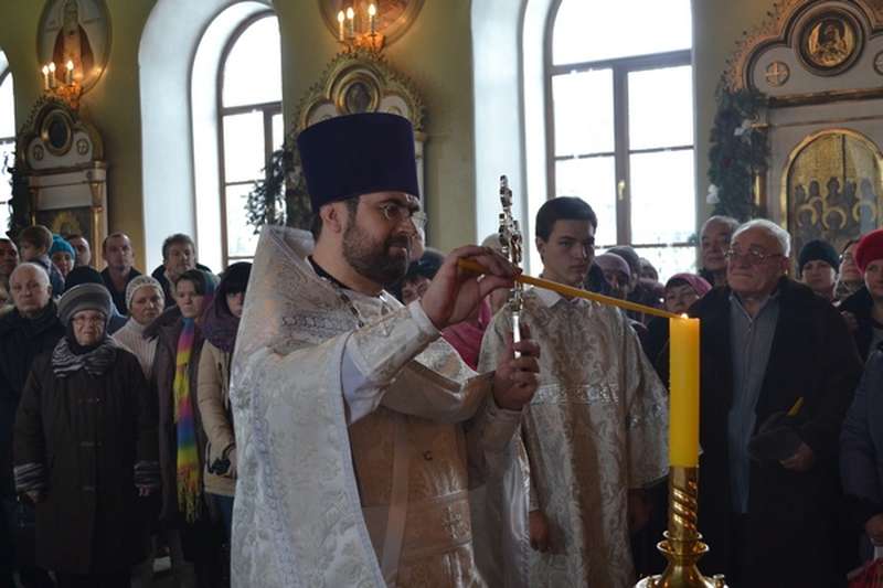 Старший священник Никольского собора протоиерей Алексий Кузнецов поздравляет всех с Рождеством Христовым