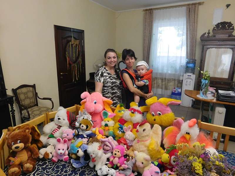 Прихожане Никольского кафедрального собора собрали игрушки для детей из нуждающихся семей